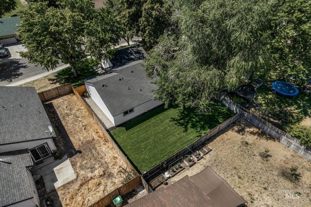 4850 N Bluegrass Ave, Boise, ID 83703