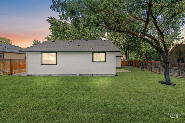 4850 N Bluegrass Ave, Boise, ID 83703