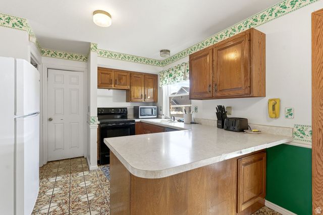 2269 W MOOR LN, West Jordan, UT 84084