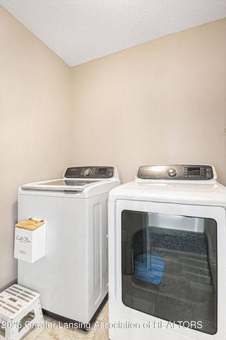 1107 Oakwood Drive, Dewitt, MI 48820