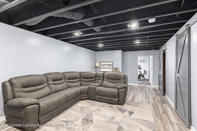 1107 Oakwood Drive, Dewitt, MI 48820