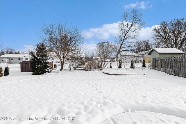 1107 Oakwood Drive, Dewitt, MI 48820