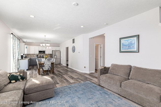 1107 Oakwood Drive, Dewitt, MI 48820