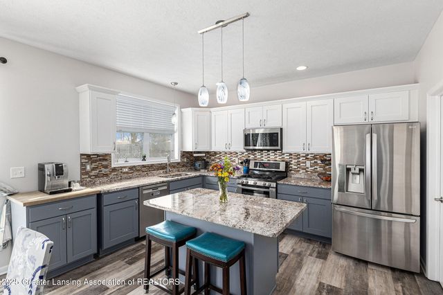 1107 Oakwood Drive, Dewitt, MI 48820