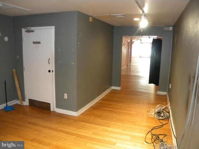 8518 GERMANTOWN AVE, Philadelphia, PA 19118
