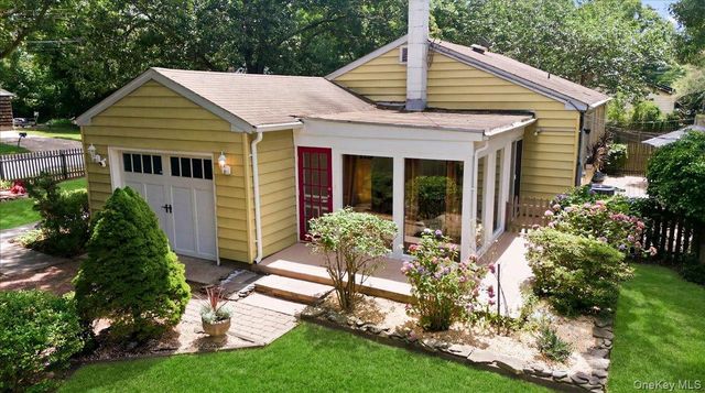 10 Graham Road, Hampton Bays, NY 11946