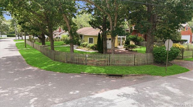 10 Graham Road, Hampton Bays, NY 11946