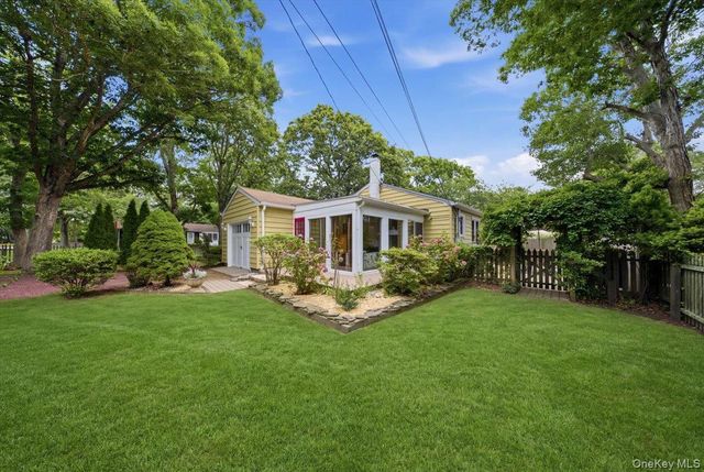 10 Graham Road, Hampton Bays, NY 11946