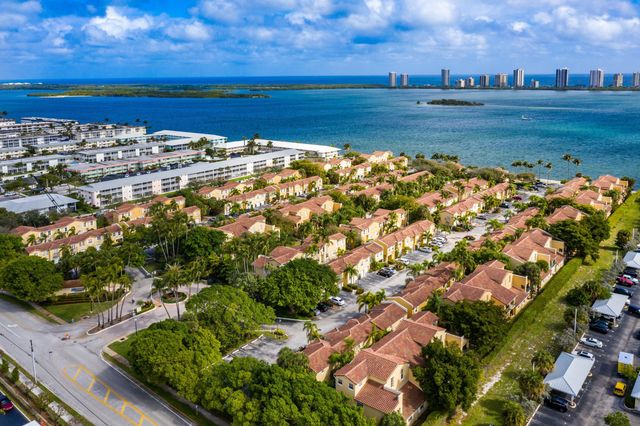 1035 Lake Shore Drive 202, Lake Park, FL 33403