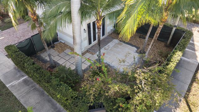 1600 NE 9th Street 20, Fort Lauderdale, FL 33304