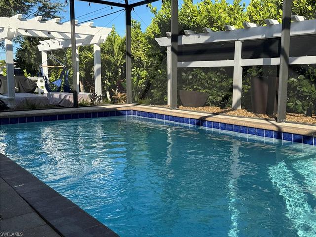 1905 NE 18th ST, Cape Coral, FL 33909