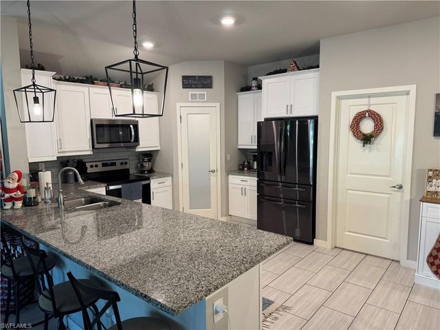 1905 NE 18th ST, Cape Coral, FL 33909