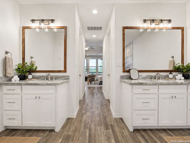169 LONGWOOD DR, New Braunfels, TX 78132