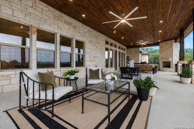 169 LONGWOOD DR, New Braunfels, TX 78132