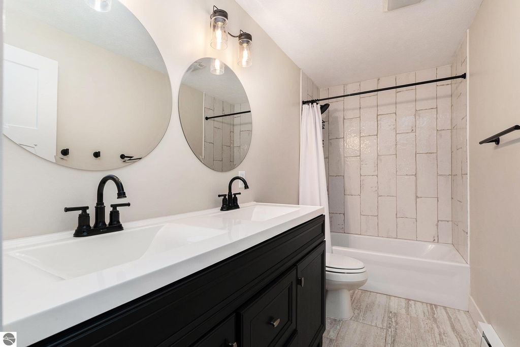 Image 20 of property listing at 1821 Rogers Road, Grawn, MI 49637