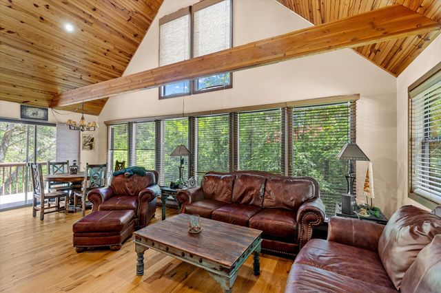 22762 Air Park Drive, Golden, MO 65658