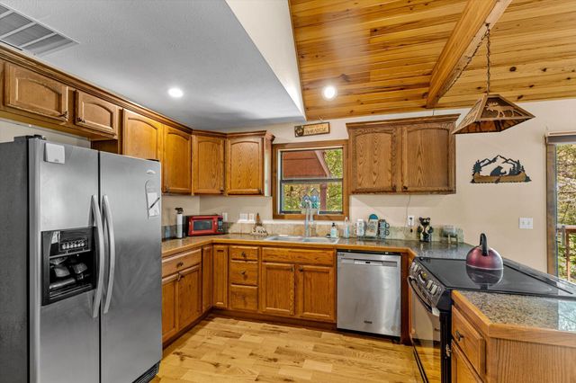 22762 Air Park Drive, Golden, MO 65658