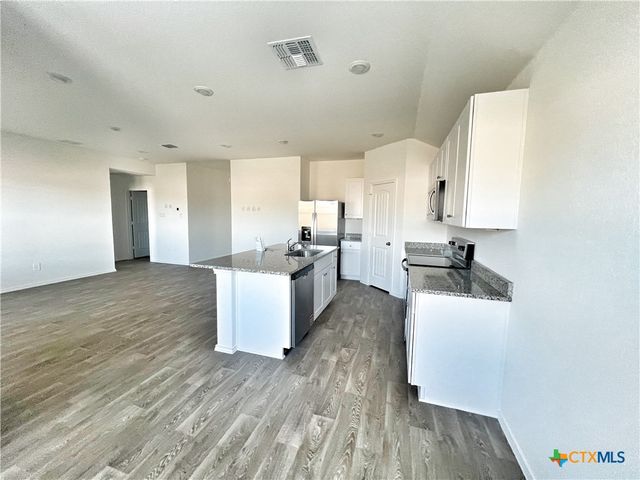 321 Cottonmouth Lane, Seguin, TX 78155