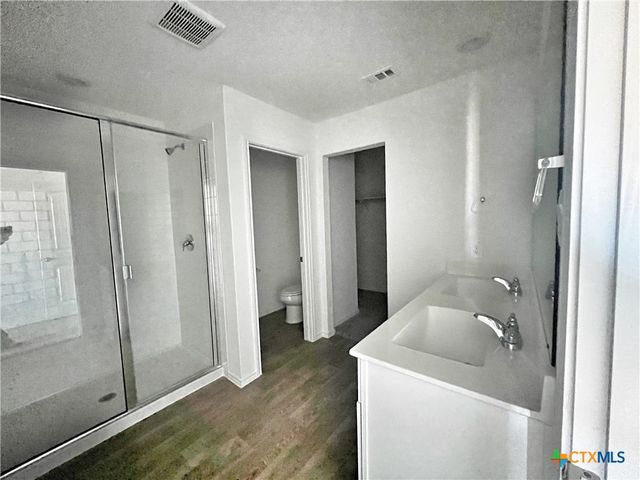 321 Cottonmouth Lane, Seguin, TX 78155