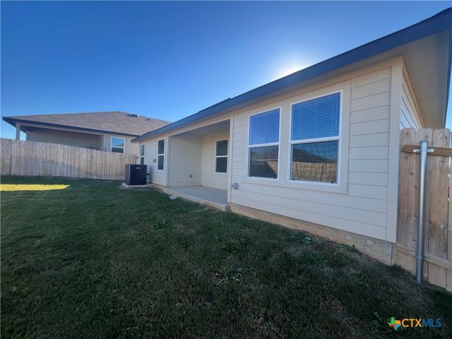 321 Cottonmouth Lane, Seguin, TX 78155