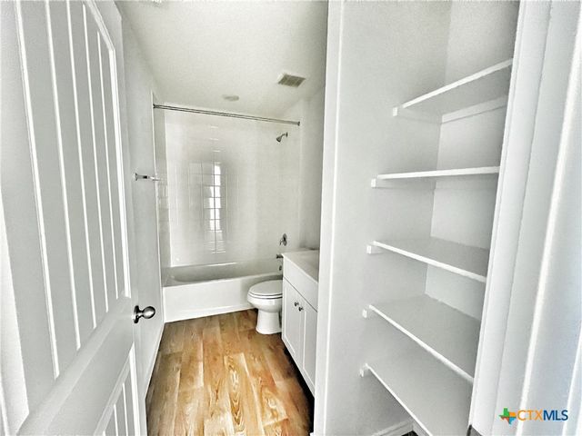 321 Cottonmouth Lane, Seguin, TX 78155