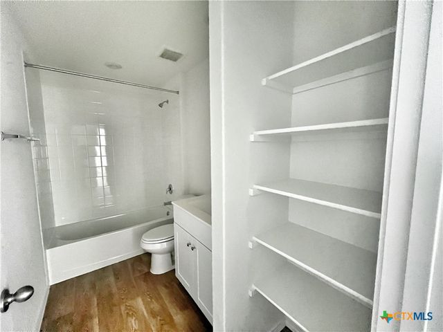 321 Cottonmouth Lane, Seguin, TX 78155