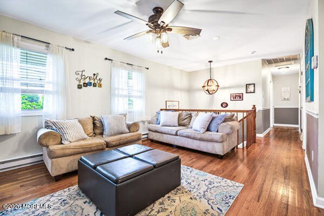 16 10th Avenue, Monroe, NJ 08831