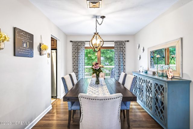16 10th Avenue, Monroe, NJ 08831