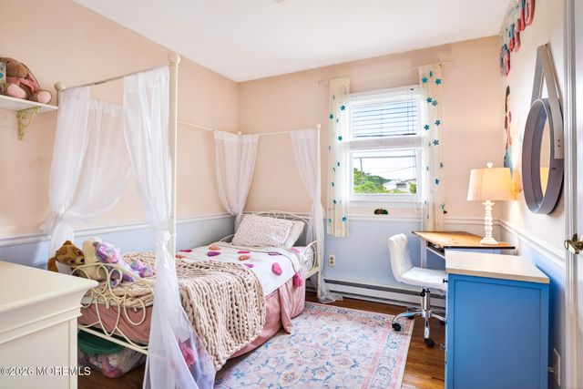 16 10th Avenue, Monroe, NJ 08831