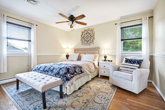 16 10th Avenue, Monroe, NJ 08831