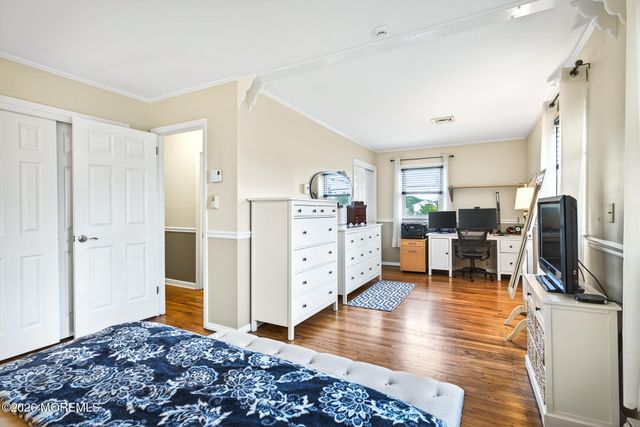 16 10th Avenue, Monroe, NJ 08831