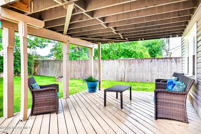 16 10th Avenue, Monroe, NJ 08831