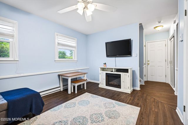16 10th Avenue, Monroe, NJ 08831