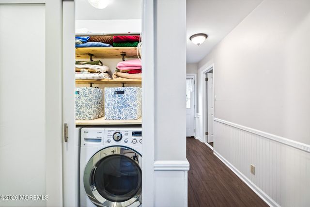 16 10th Avenue, Monroe, NJ 08831