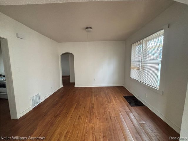 15785 Pinehurst Street, Detroit, MI 48238