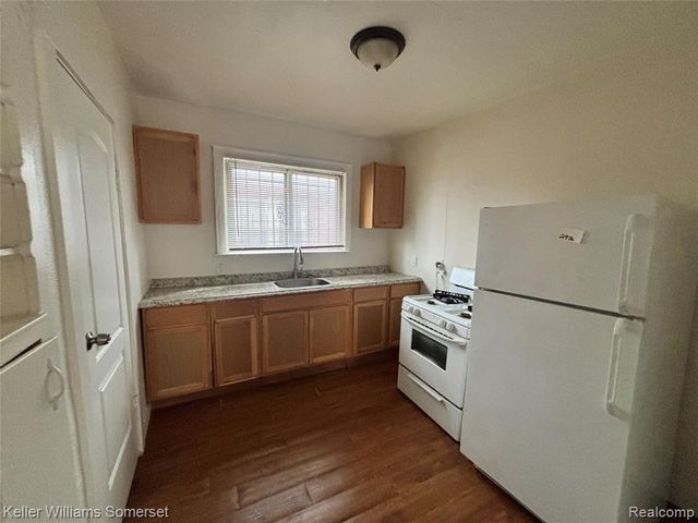 15785 Pinehurst Street, Detroit, MI 48238