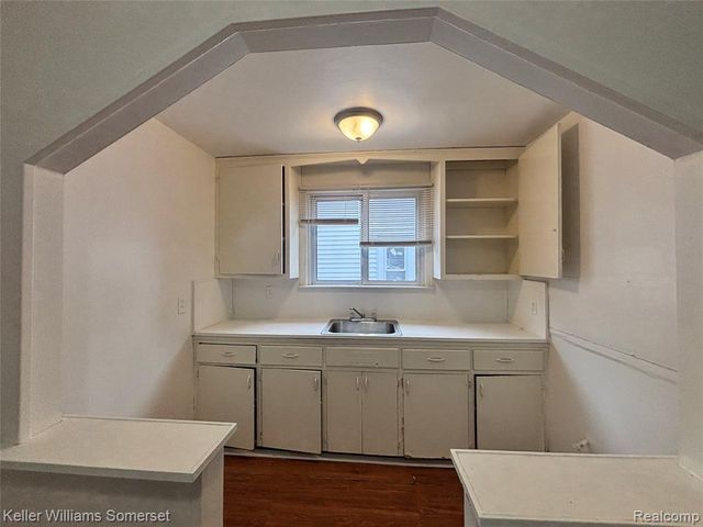 15785 Pinehurst Street, Detroit, MI 48238