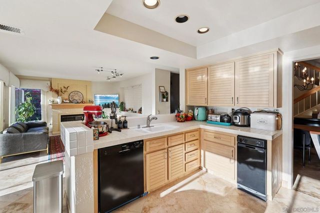 11335 Caminito Corriente, San Diego, CA 92128