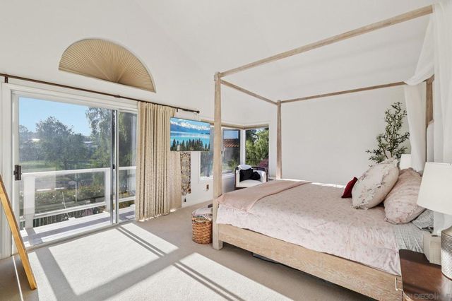 11335 Caminito Corriente, San Diego, CA 92128