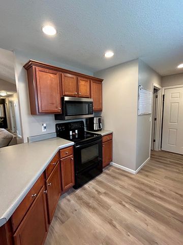 5008 SANDSTONE DR, Columbia, MO 65202