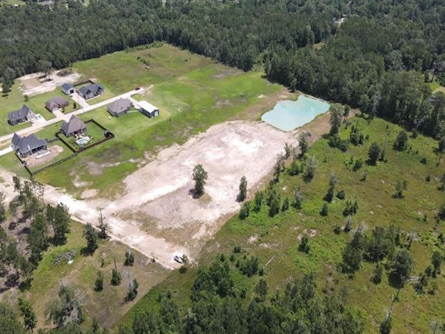 000 Stoneridge Drive, Orange, TX 77632