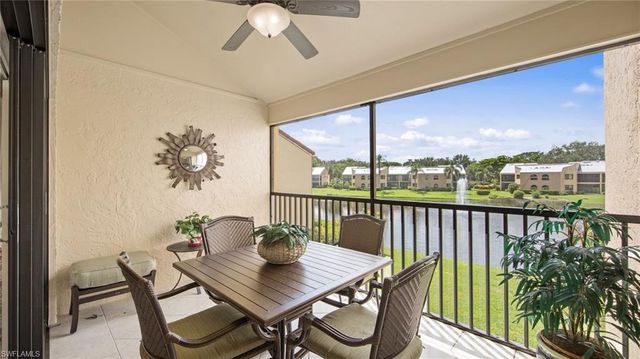577 Beachwalk CIR # R202, Naples, FL 34108