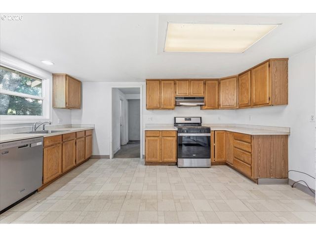 13209 Ne SAN RAFAEL St, Portland, OR 97230