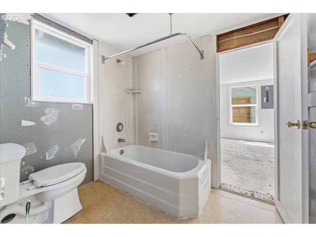 13209 Ne SAN RAFAEL St, Portland, OR 97230
