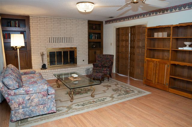 1106 E Franklin Street, Hillsboro, TX 76645