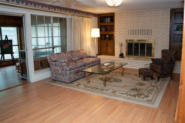 1106 E Franklin Street, Hillsboro, TX 76645