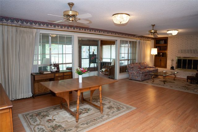 1106 E Franklin Street, Hillsboro, TX 76645