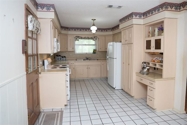 1106 E Franklin Street, Hillsboro, TX 76645