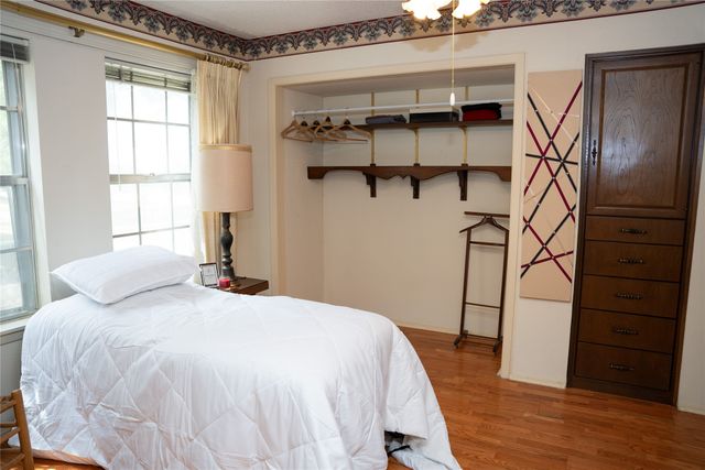 1106 E Franklin Street, Hillsboro, TX 76645