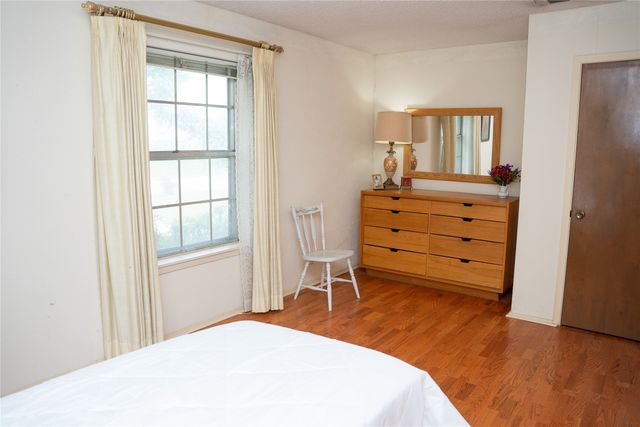 1106 E Franklin Street, Hillsboro, TX 76645